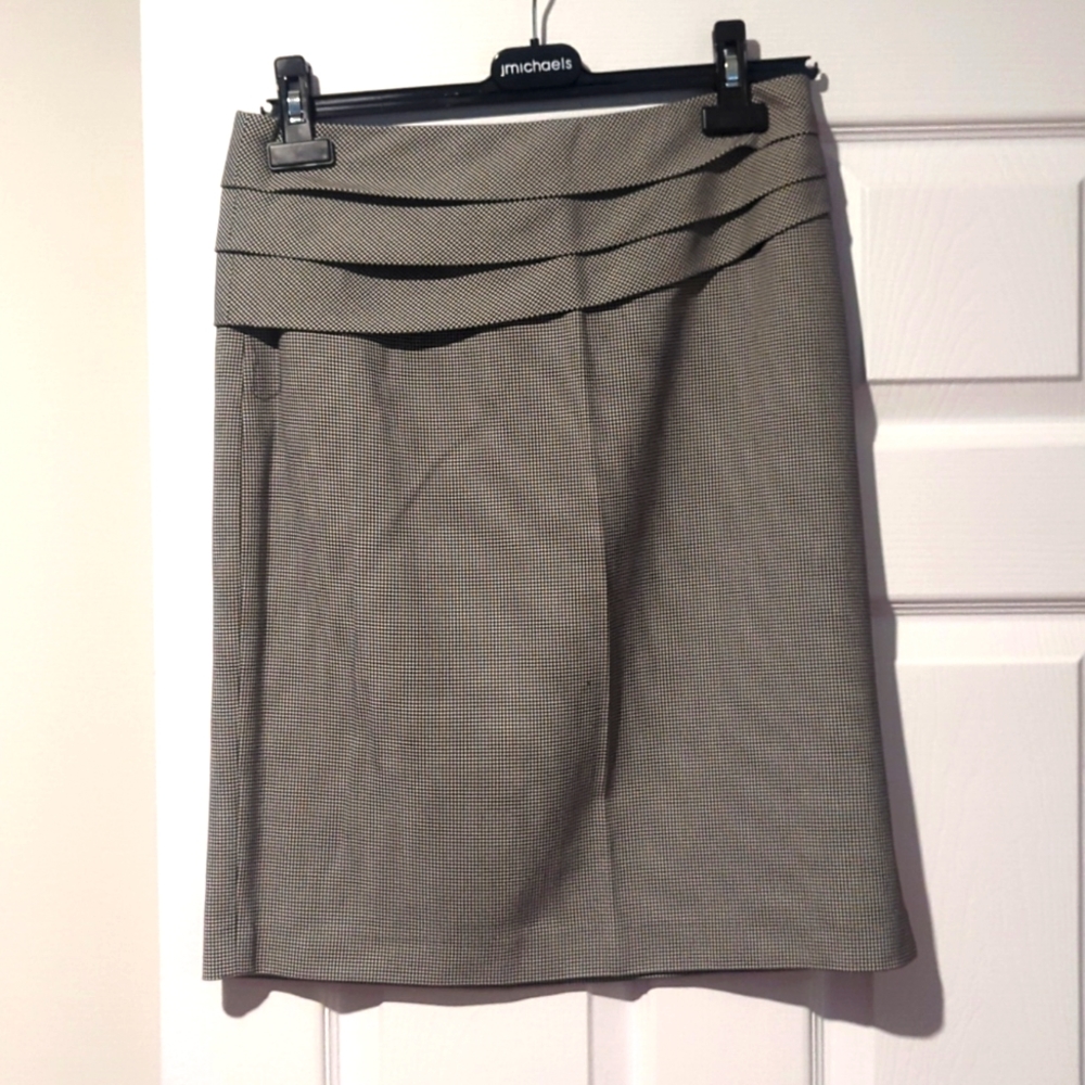 Focus 2000 - size 4 skirt
